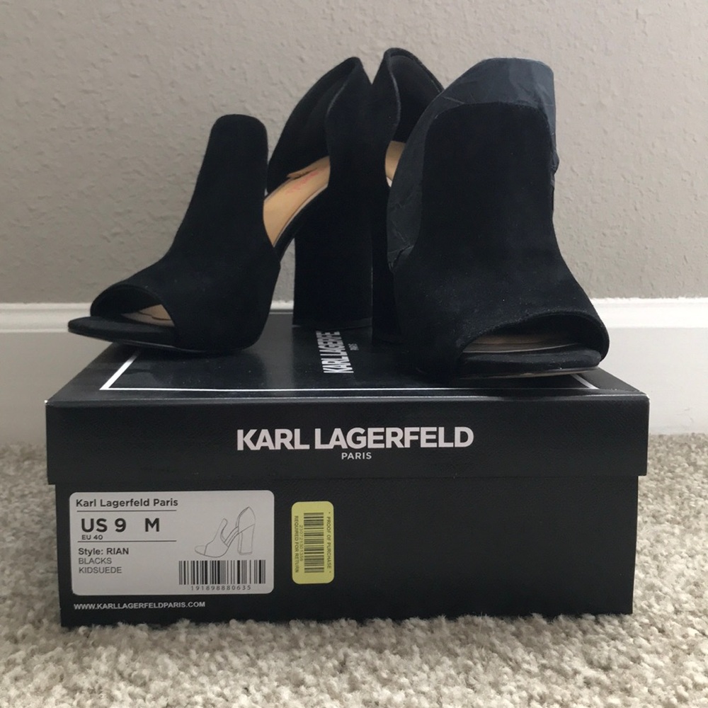 Worn Once! Karl Lagerfeld Paris black pump.